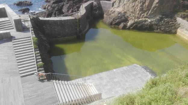 Estado de la piscina de agua salada de Tapia de Casariego. 