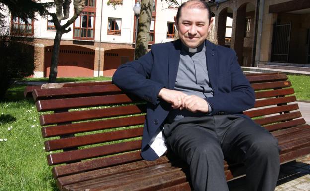 Jorge Cabal. Vicario episcopal de Gijón-Oriente. Coordinará los arciprestazgos de Gijón, Villaviciosa, Covadonga y Llanes. 