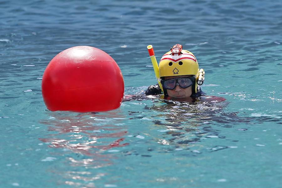 Fotos: Pruebas de acceso para la tripulación de helicóptero de Salvamento Marítimo