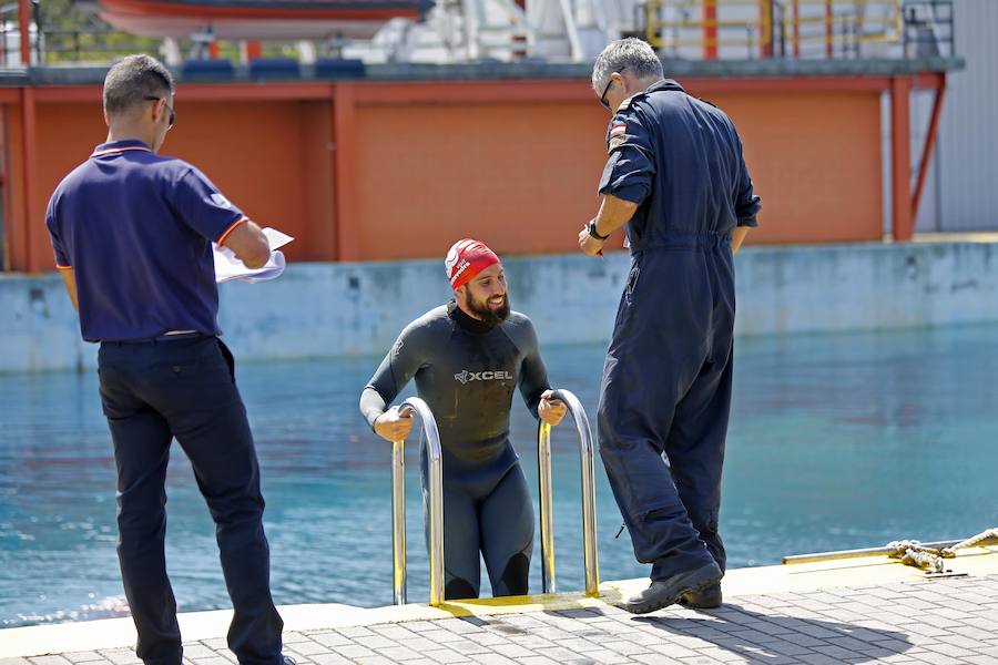 Fotos: Pruebas de acceso para la tripulación de helicóptero de Salvamento Marítimo