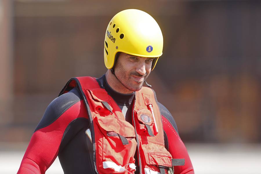 Fotos: Pruebas de acceso para la tripulación de helicóptero de Salvamento Marítimo