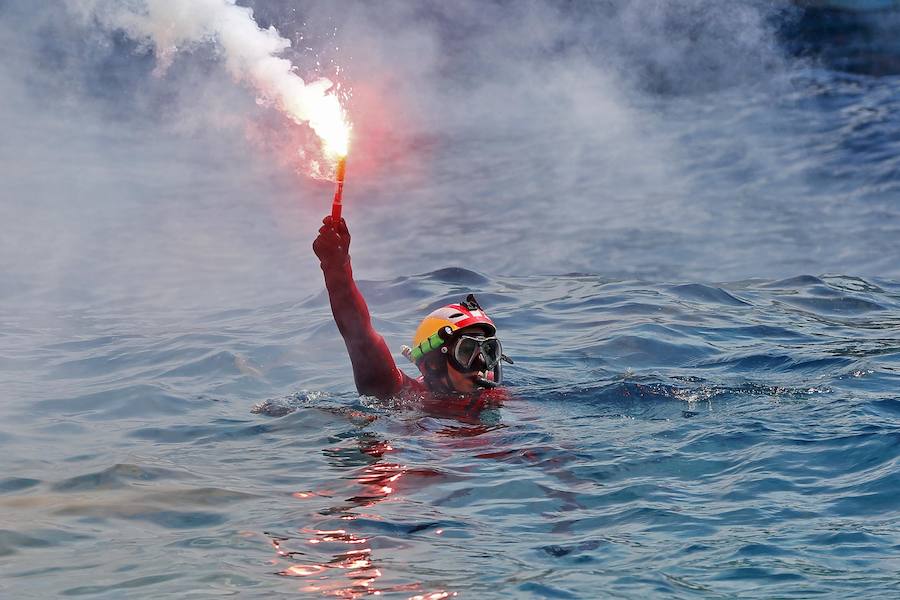 Fotos: Pruebas de acceso para la tripulación de helicóptero de Salvamento Marítimo