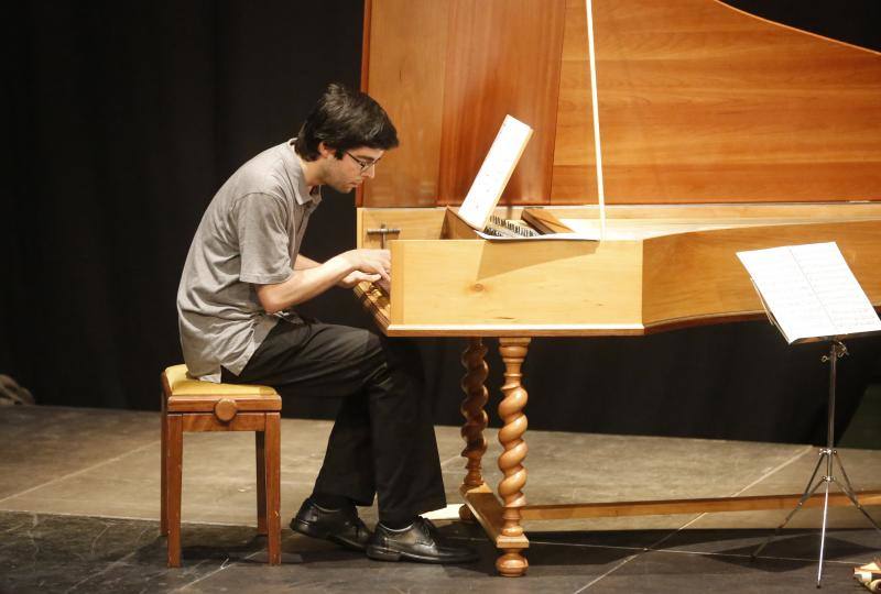 El Antiguo Instituto de Gijón acoge un concierto de cuatro artistas destinado a personas con capacidades diversas.