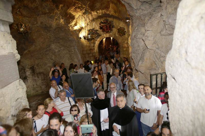 El prelado Fernado Ocáriz oficia una misa ante más de 700 personas en el Real Sitio para conmemorar el centenario