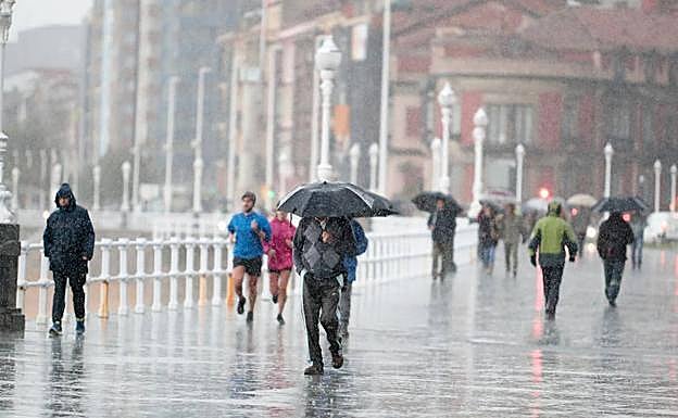 Asturias, en alerta naranja por lluvia, tormentas y granizo