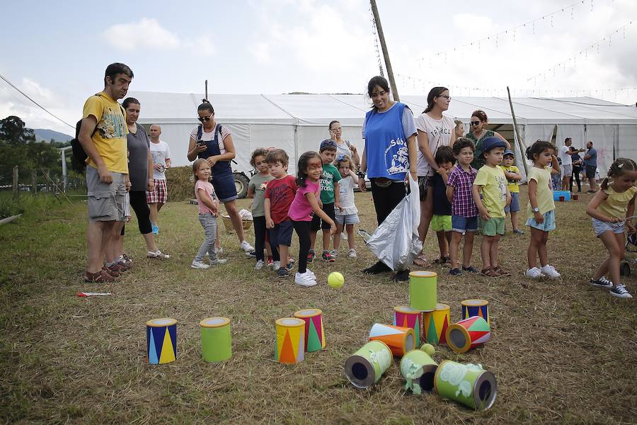 Fotos: Juegos infantiles para despedir las fiestas de Caldones