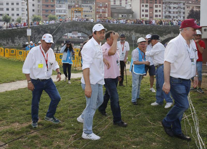 Fotos: Cangas del Narcea estalla con la Descarga