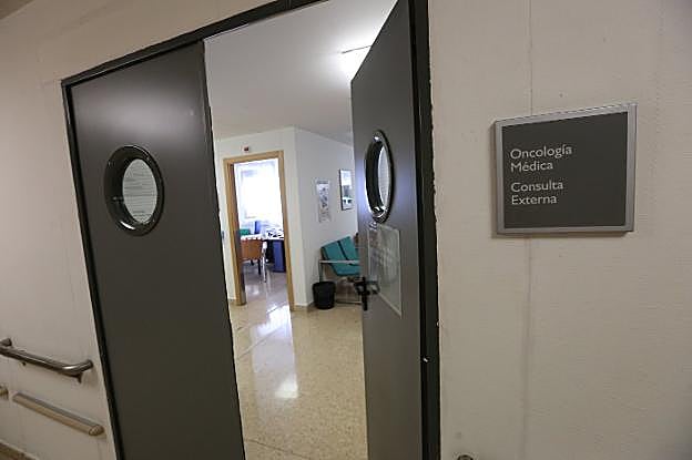 La consulta de oncología médica se ubica en el hospital de día, con entrada separada del resto de servicios del San Agustín. 