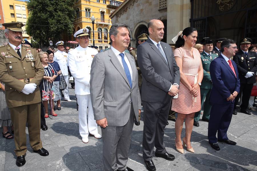 Los actos consisitieron en una ofrenda floral con motivo de la celebración de El Carmen y un brindis con autoridades en la Club Astur de Regatas