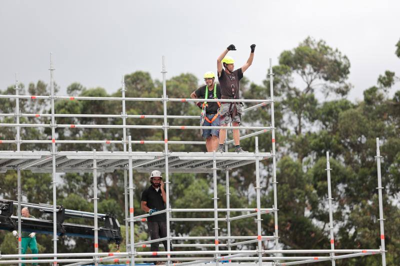 Los técnicos ultiman los detalles del escenario donde tendán lugar los distintos conciertos a partir de este viernes -el primero el de Dani Martín- para los que ya se han vendido más de 43.000 entradas