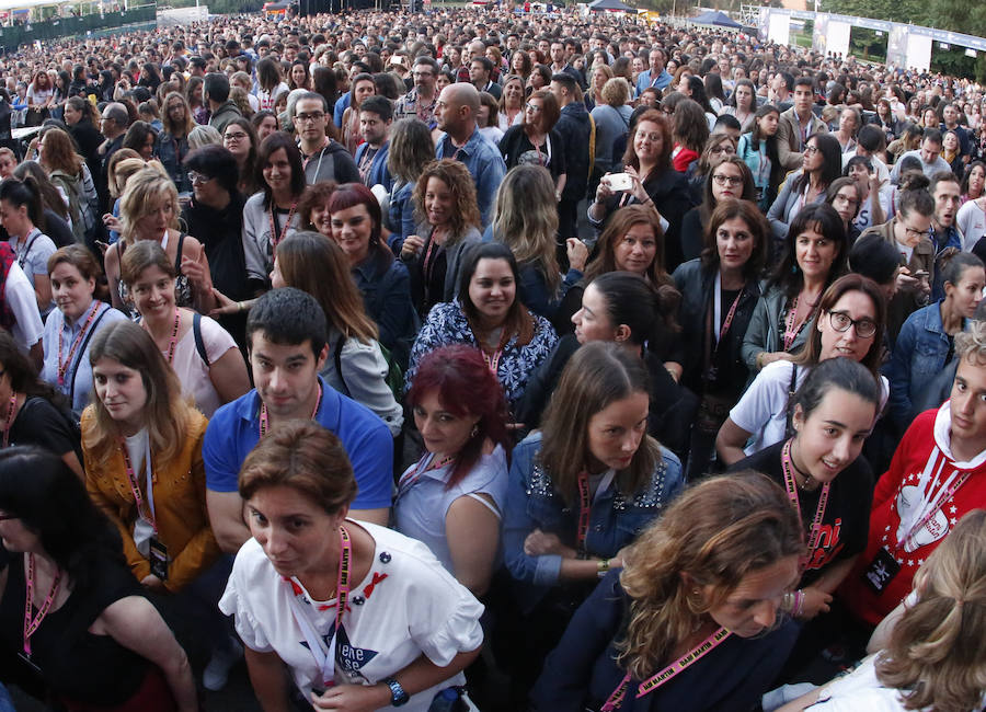 El exlíder de El Canto del Loco recala en el Gijón Life con su gira 'Grandes éxitos y pequeños desastres'