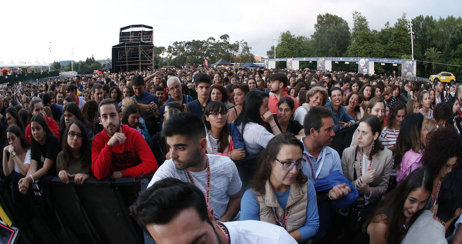 El exlíder de El Canto del Loco recala en el Gijón Life con su gira 'Grandes éxitos y pequeños desastres'