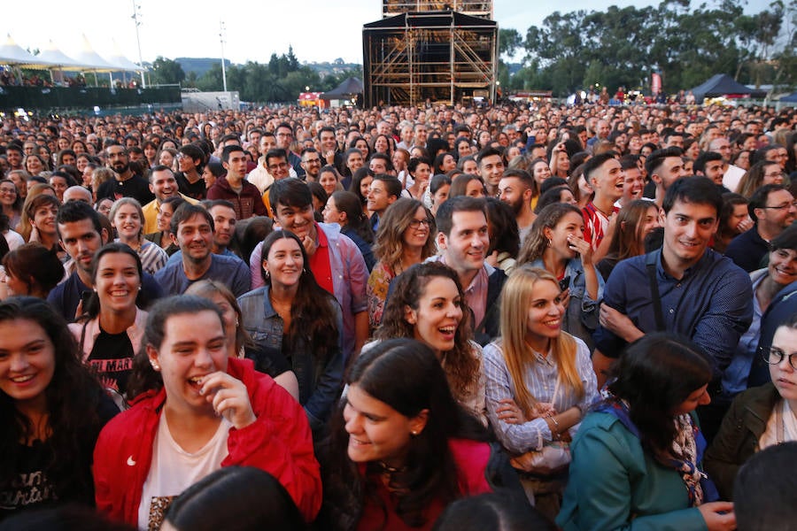 El exlíder de El Canto del Loco recala en el Gijón Life con su gira 'Grandes éxitos y pequeños desastres'