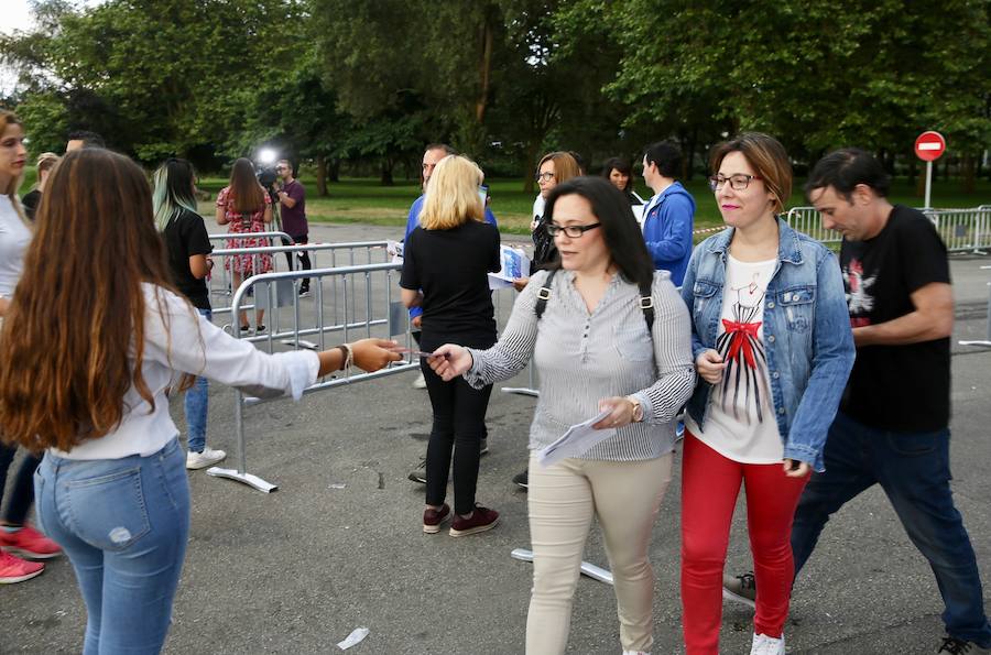 El exlíder de El Canto del Loco recala en el Gijón Life con su gira 'Grandes éxitos y pequeños desastres'