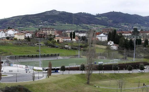 El nuevo césped del campo de fútbol de San Claudio costará 457.000 euros