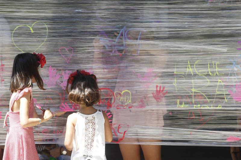 Hubo talleres para los más pequeños como la actuación de los Payasos del Hospital, o un pintacaras, además de música en directo
