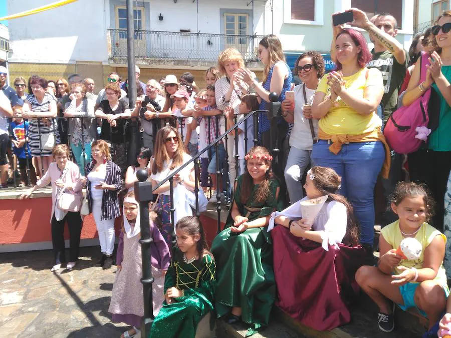 Durante la jornada, Leandro de Méndez y Leticia de Avello contrajeron matrimonio en la recreación de una boda Medieval.