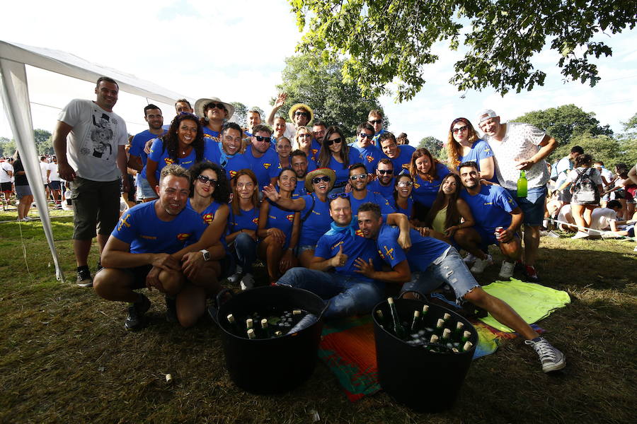 Los romeros disfrutan en Pola de Siero de una veraniega jornada de fiesta