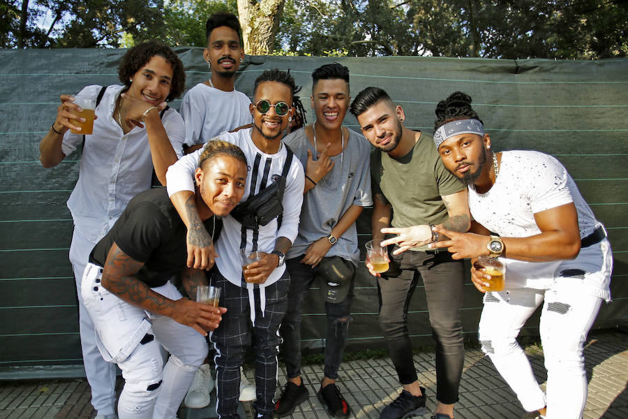 El rey del trap se coronó en el parque de los Hermanos Castro ante más de 5.000 personas con su único concierto en Asturias.