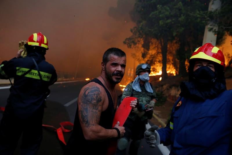 Hay al menos medio centenar de muertos por los fuegos de las últimas horas