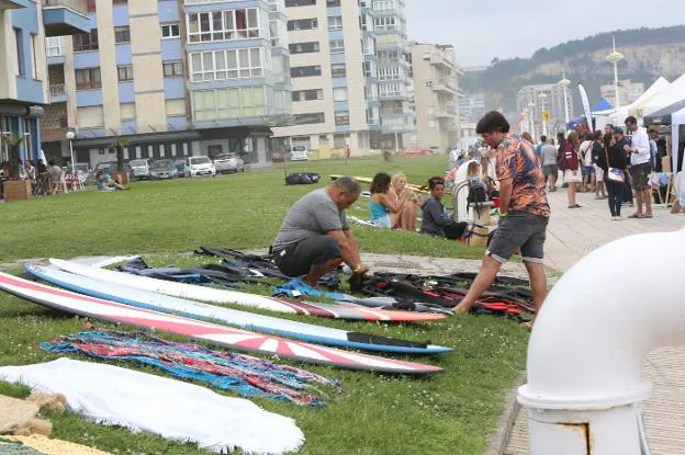 rifle compensar reembolso Más surf que nunca en Salinas | El Comercio: Diario de Asturias