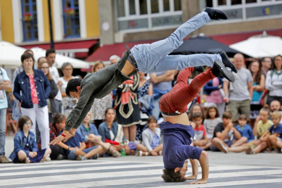 La exhibición de danza de la compañía vasca Ertza conquistó al público asistente