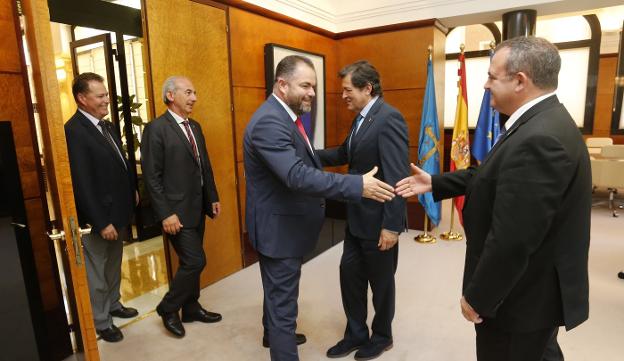 Félix Baragaño, Luis Noguera y Carlos Paniceres son recibidos por Javier Fernández e Isaac Pola en Presidencia. 