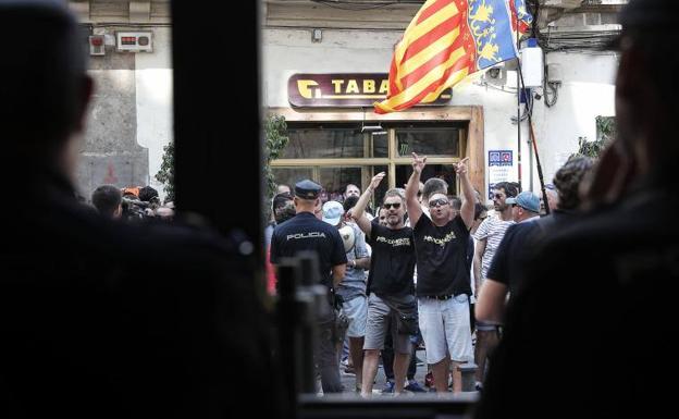 Protesta de taxistas en Valencia con motivo de una visita del ministro de Fomento.