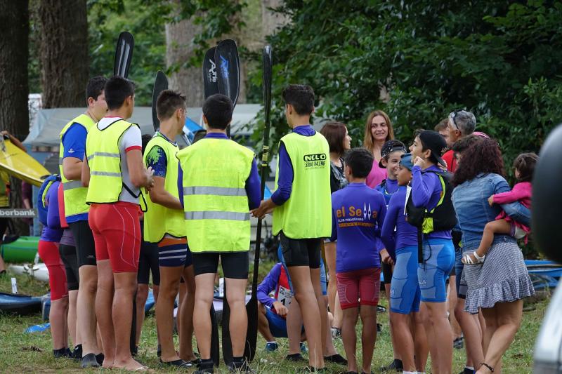 Rubén García y Daniel Fernández fueron los primeros en cruzar la meta en el descenso dirigido a niños