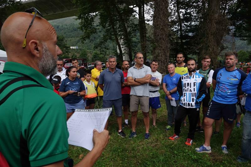 Rubén García y Daniel Fernández fueron los primeros en cruzar la meta en el descenso dirigido a niños