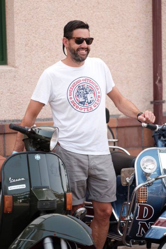 El festival gijonés combate la ola de calor con una 'pool party' en el camping de Deva amenizada por varios dj's.