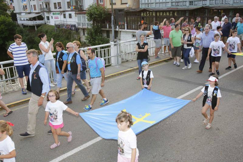 Ambas localidades tiñen sus calles de color para animar a vecinos y turistas a celebrar la gran fiesta de los concejos ribereños.
