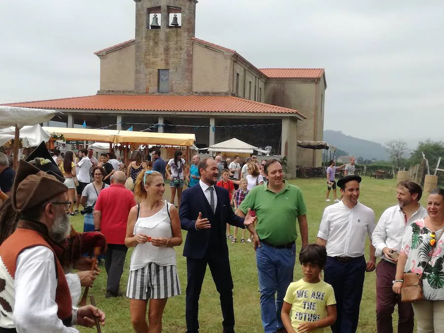 Oles, en Villaviciosa, celebra este fin de semana una nueva edición de su Mercáu Tradicional, una cita de Interés Turístico en la que las costumbres y oficios tradicionales son los auténticos protagonistas. 