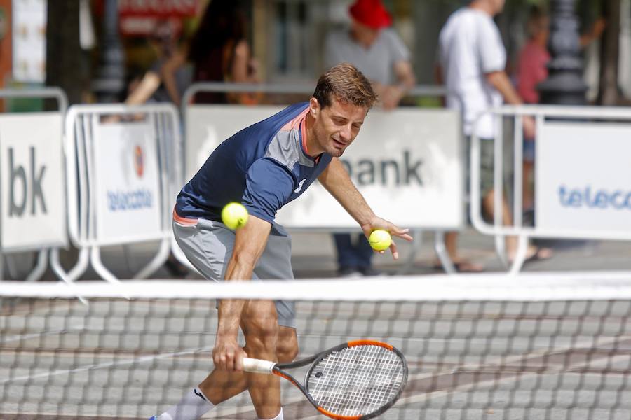 Los tenistas participaron en un clinic con los jóvenes jugadores de la escuela del Club Tenis Gijón.