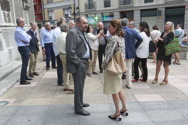 Entre los asistentes al funeral se encontraba su primo carnal Rodrigo Rato.