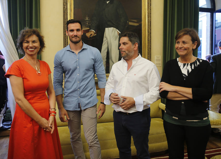 El piragüista olímpico se agarró al micrófono con un inmenso agradecimiento en la garganta y una expresiva y expresa invitación a la fiesta