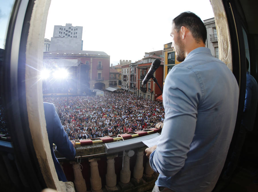 El piragüista olímpico se agarró al micrófono con un inmenso agradecimiento en la garganta y una expresiva y expresa invitación a la fiesta