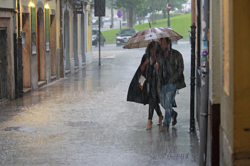 Solo dos días después de dejar atrás la ola de calor, Asturias está en aviso amarillo por fuertes lluvias que afectarán, sobre todo, al litoral y área suroccidental.