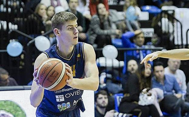 David Geks seguirá una temporada más en el Liberbank Oviedo Baloncesto