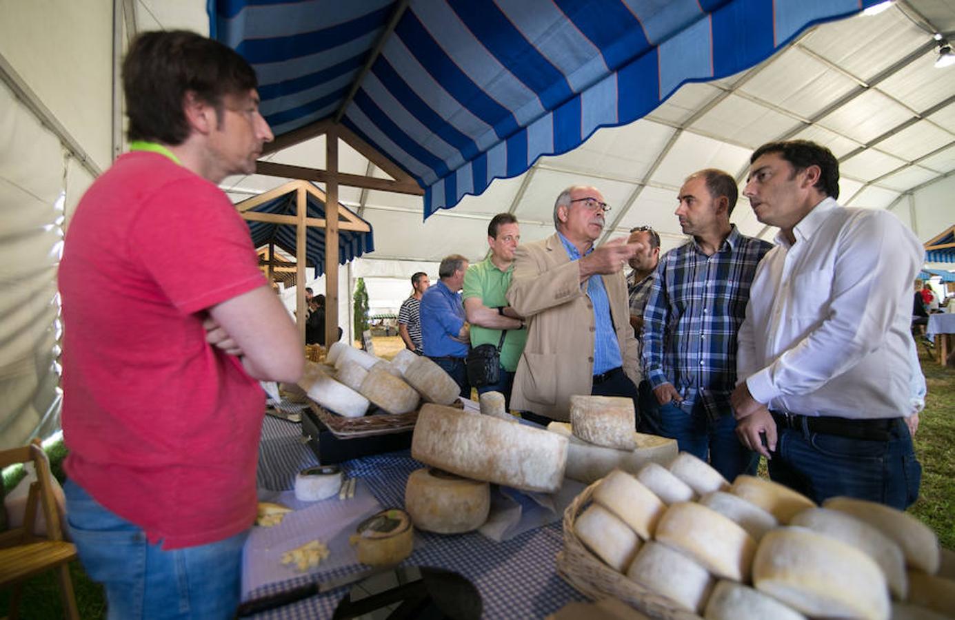 La Feria Agroalimentaria de Productos Ecológicos de Asturias (FAEPA) coincidirá con el 44 Concurso Exposición de Ganado Vacuno de Llanera, en el que se hará subasta, por primera vez, de veinticinco reses de las razas asturianas, y de una pareja de bueyes.