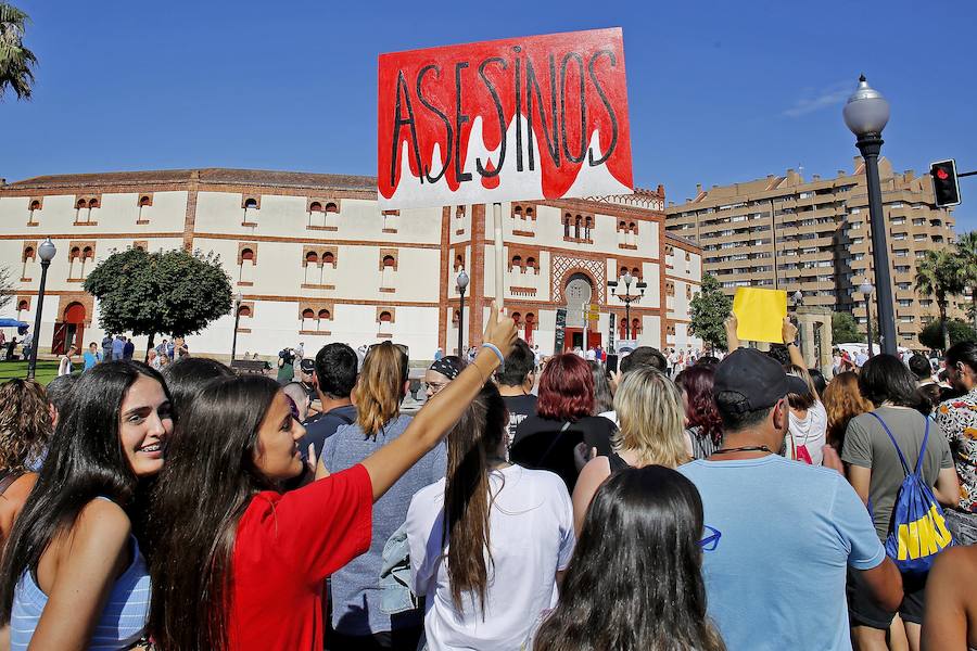 En la protesta estuvieron presentes una veintena de asociaciones y partidos políticos. 