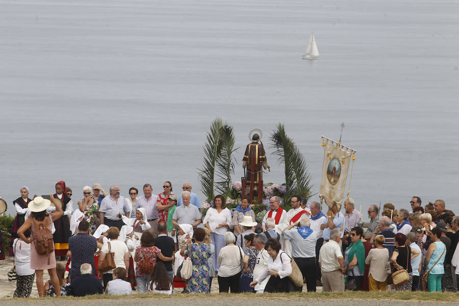 Un año más, y como manda la tradición, los vecinos de La Providencia honraron a su patrón con una particular procesión por mar y tierra