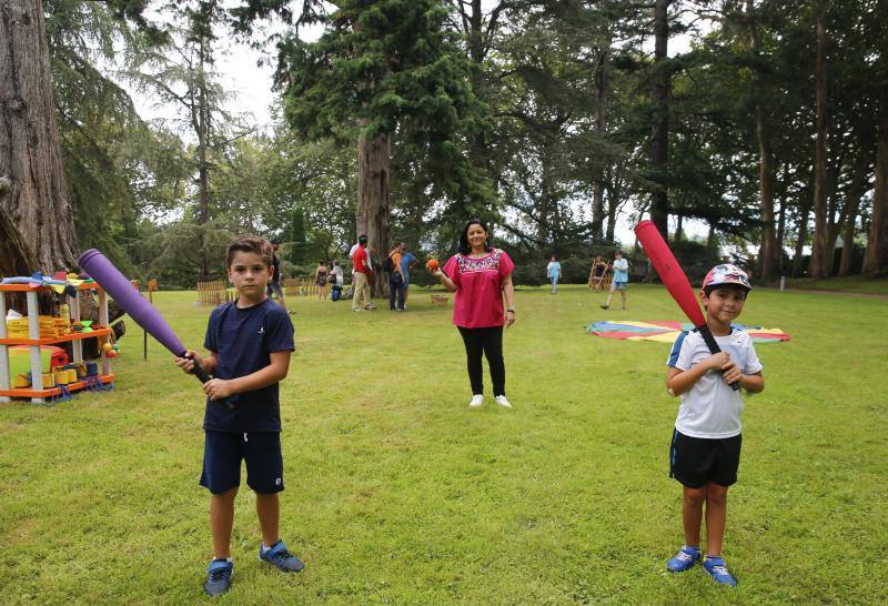 El jardín gijonés estuvo repleto de niños disfrutando de todas las actividades destinadas a ellos con motivo de la Semana Grande.