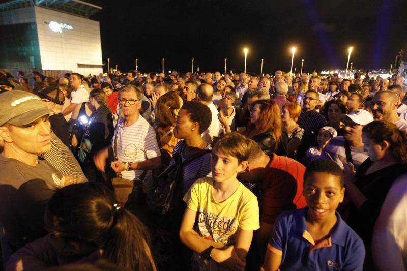 La formación, que ahonda en la esencia de la mítica banda original, derrochó energía en el escenario de Poniente al calor del público