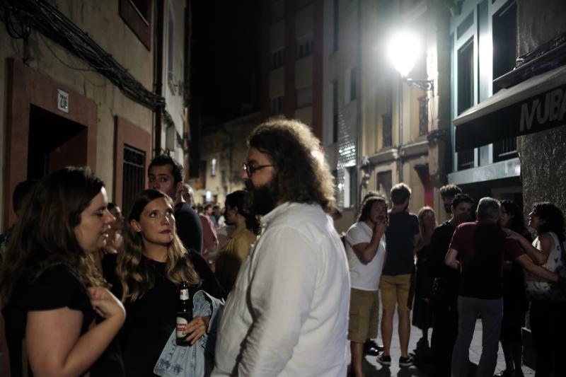 Miles de gijoneses y visitantes disfrutaron de una noche de fiesta con el gran espectáculo de los Fuegos como protagonista