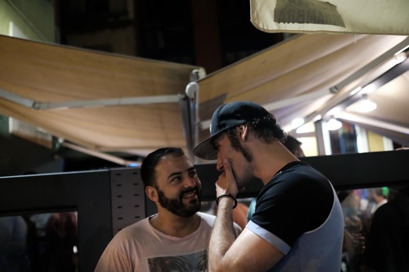 Miles de gijoneses y visitantes disfrutaron de una noche de fiesta con el gran espectáculo de los Fuegos como protagonista