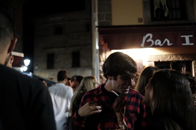 Miles de gijoneses y visitantes disfrutaron de una noche de fiesta con el gran espectáculo de los Fuegos como protagonista