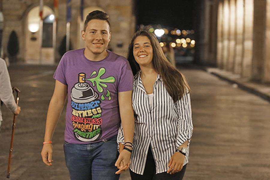 Miles de gijoneses y visitantes disfrutaron de una noche de fiesta con el gran espectáculo de los Fuegos como protagonista