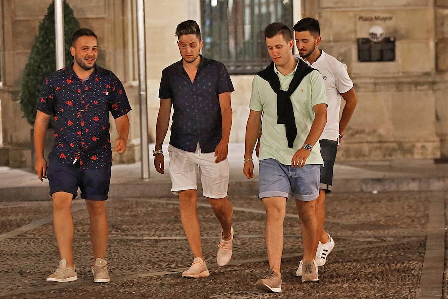 Miles de gijoneses y visitantes disfrutaron de una noche de fiesta con el gran espectáculo de los Fuegos como protagonista