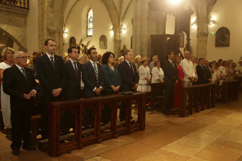 En la localidad llanisca de Andrín se celebra Nuestra Señora, festividad declarada de interés turístico regional. En Poo también se celebra Nuestra Señora con procesión por la calles de la localidad. Y, en Llanes capital, se festeja Nuestra Señora, la patrona, con una procesión por las calles del centro de la villa con la imagen de Nuestra Señora. 